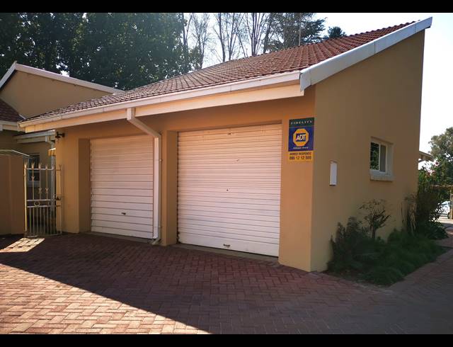 3 BEDROOM TOWNHOUSE TO LET IN WATERKLOOF GLEN